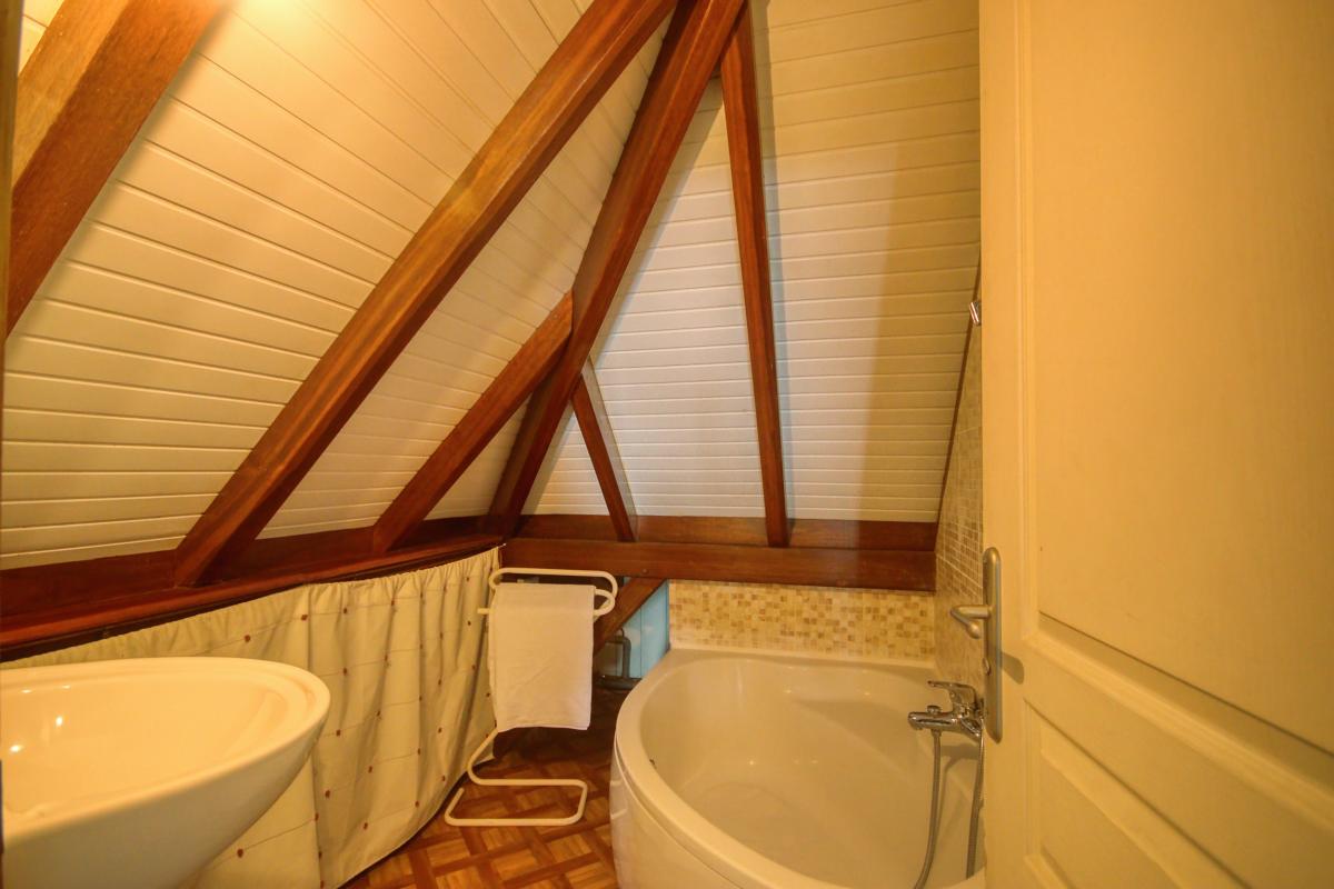 26 Villa rivière salée Martinique salle d'eau mezzanine